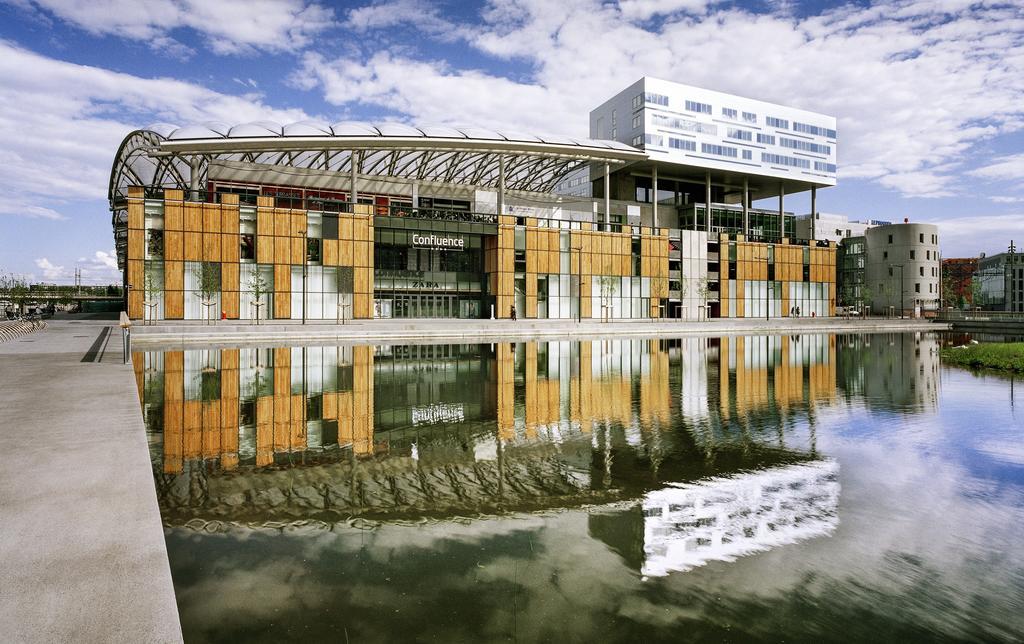 Ibis Budget Lyon Centre Confluence Exterior photo
